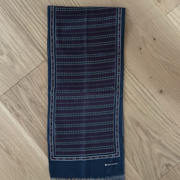 Vintage 100% silk & wool Pierre Balmain scarf - Picture 2 of 12